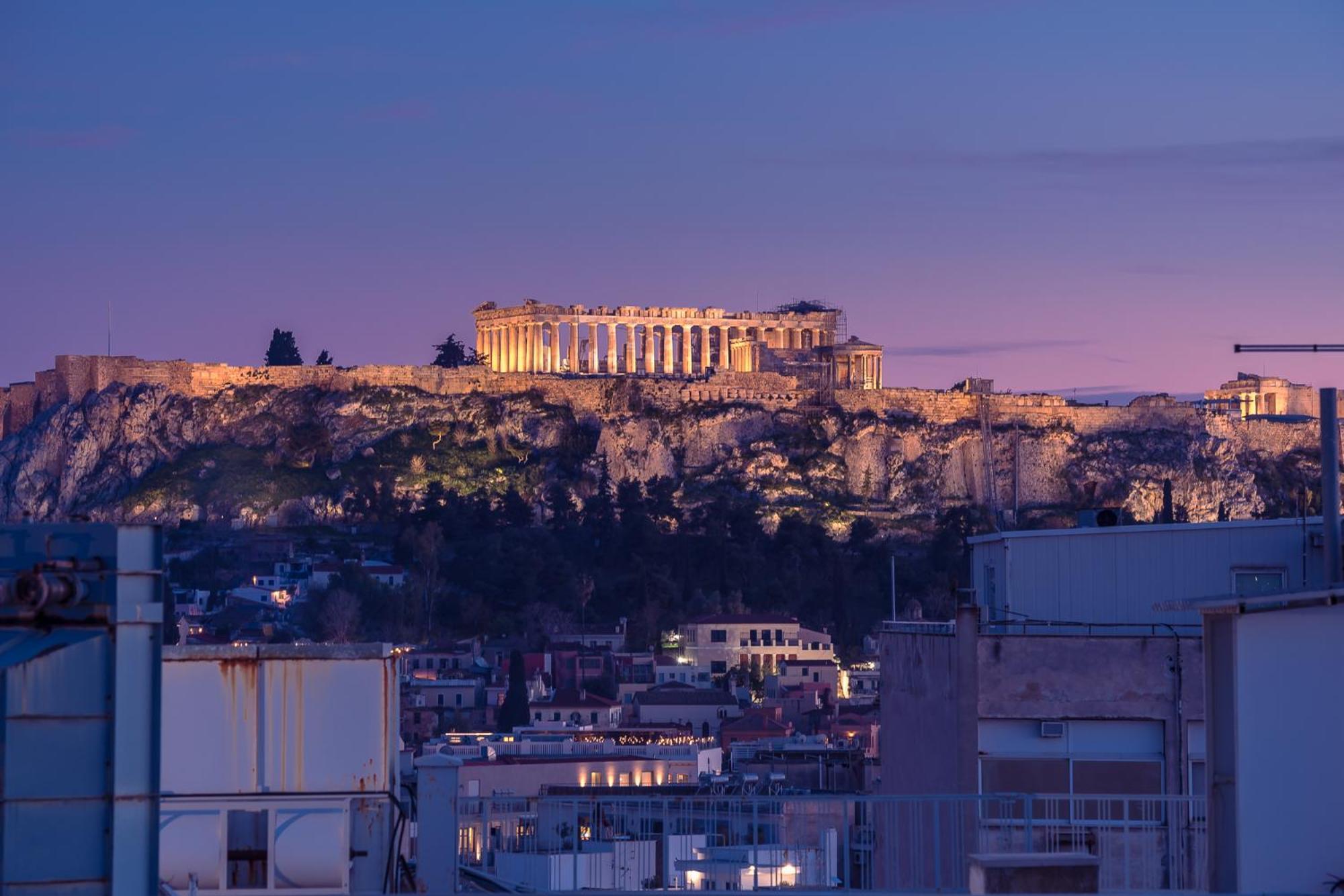 Acropolis View Mini Sky Suite & Hot Tub アテネ エクステリア 写真
